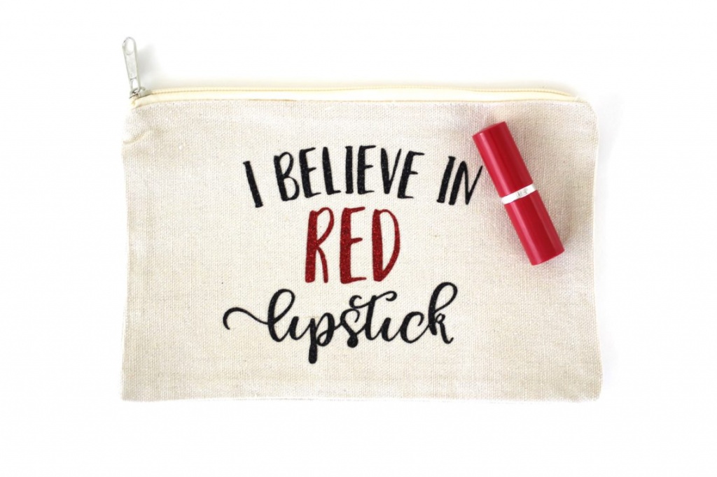 DIY-I-Believe-in-Red-Lipstick-Makeup-Bag-1140x760.jpg