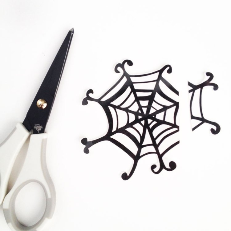 SpiderWebTreatBags_MaritzaLisa_s2-750x750.jpg